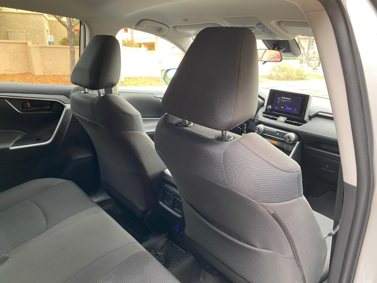 Toyota RAV4 Hybrid LE AWD (Natl) 2025