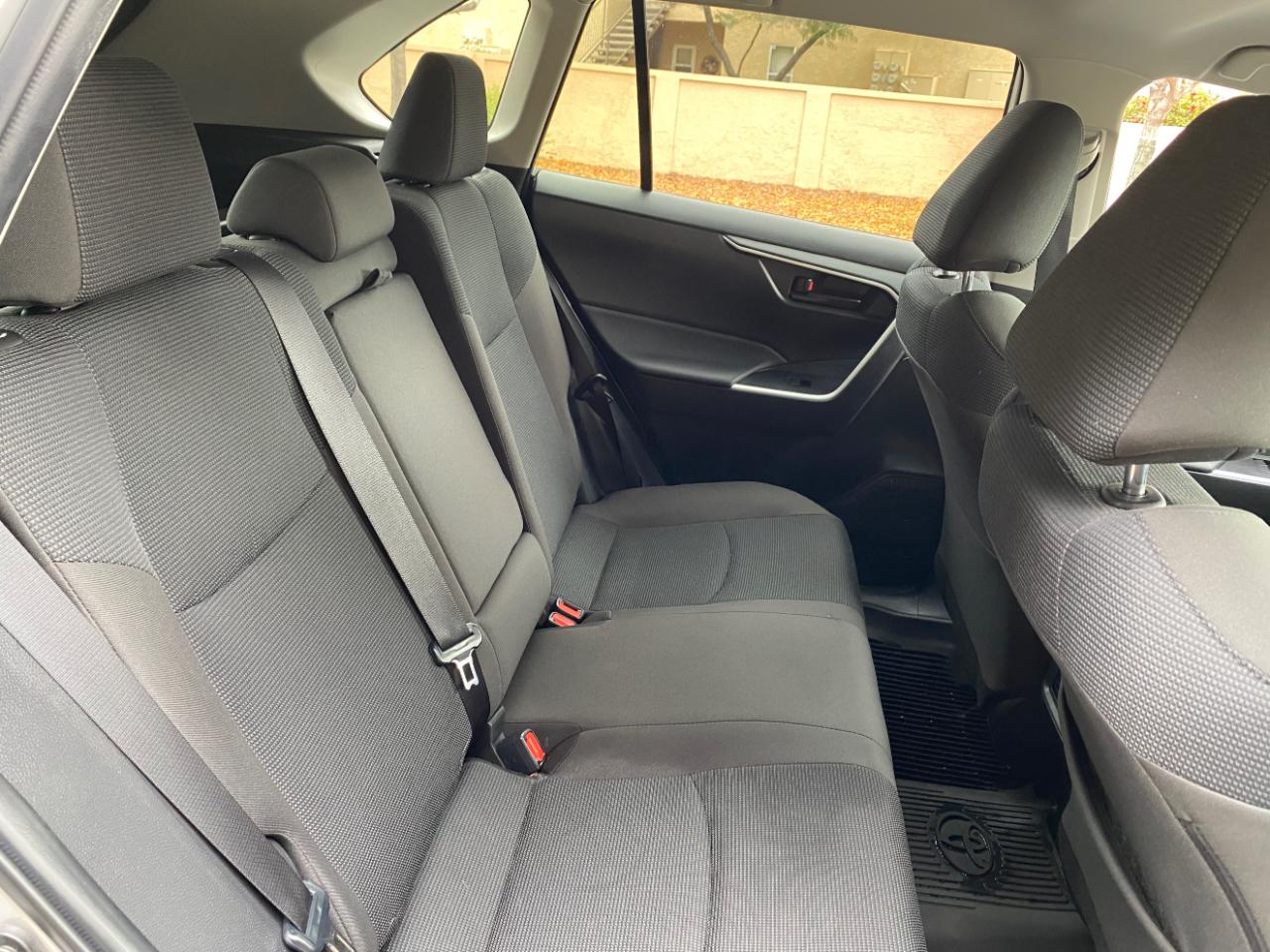 Toyota RAV4 Hybrid LE AWD (Natl) 2025