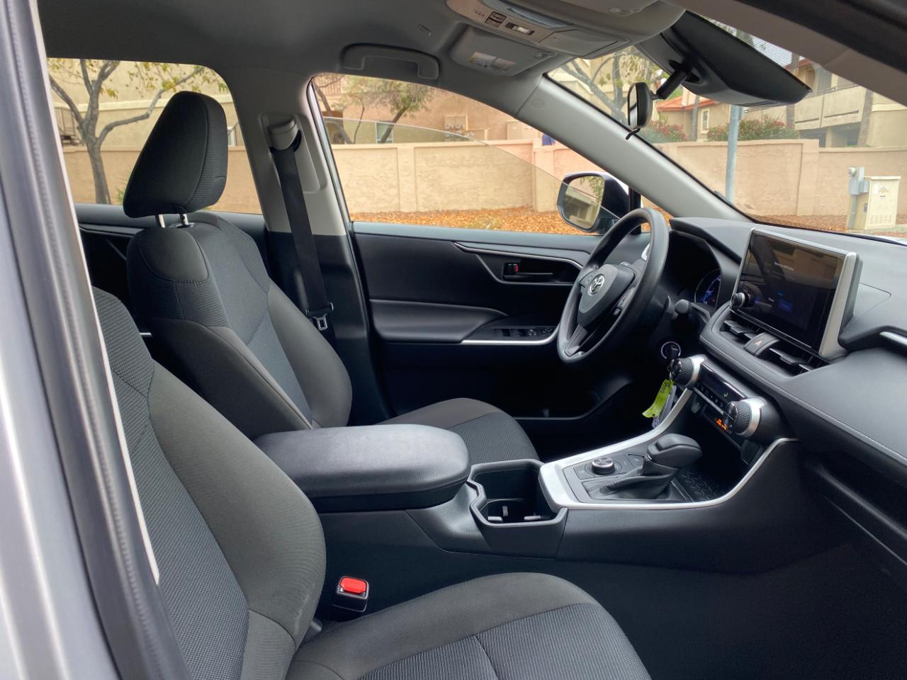 Toyota RAV4 Hybrid LE AWD (Natl) 2025