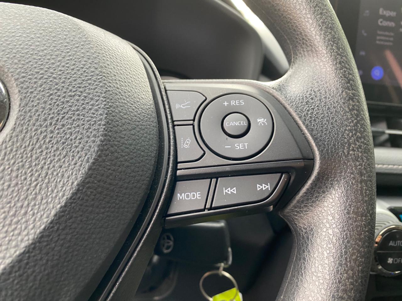 Toyota RAV4 Hybrid LE AWD (Natl) 2025