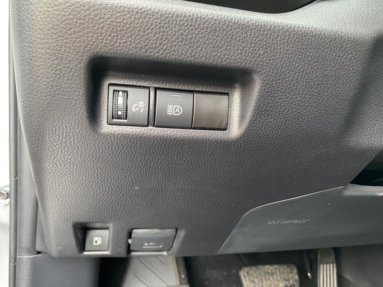 Toyota RAV4 Hybrid LE AWD (Natl) 2025