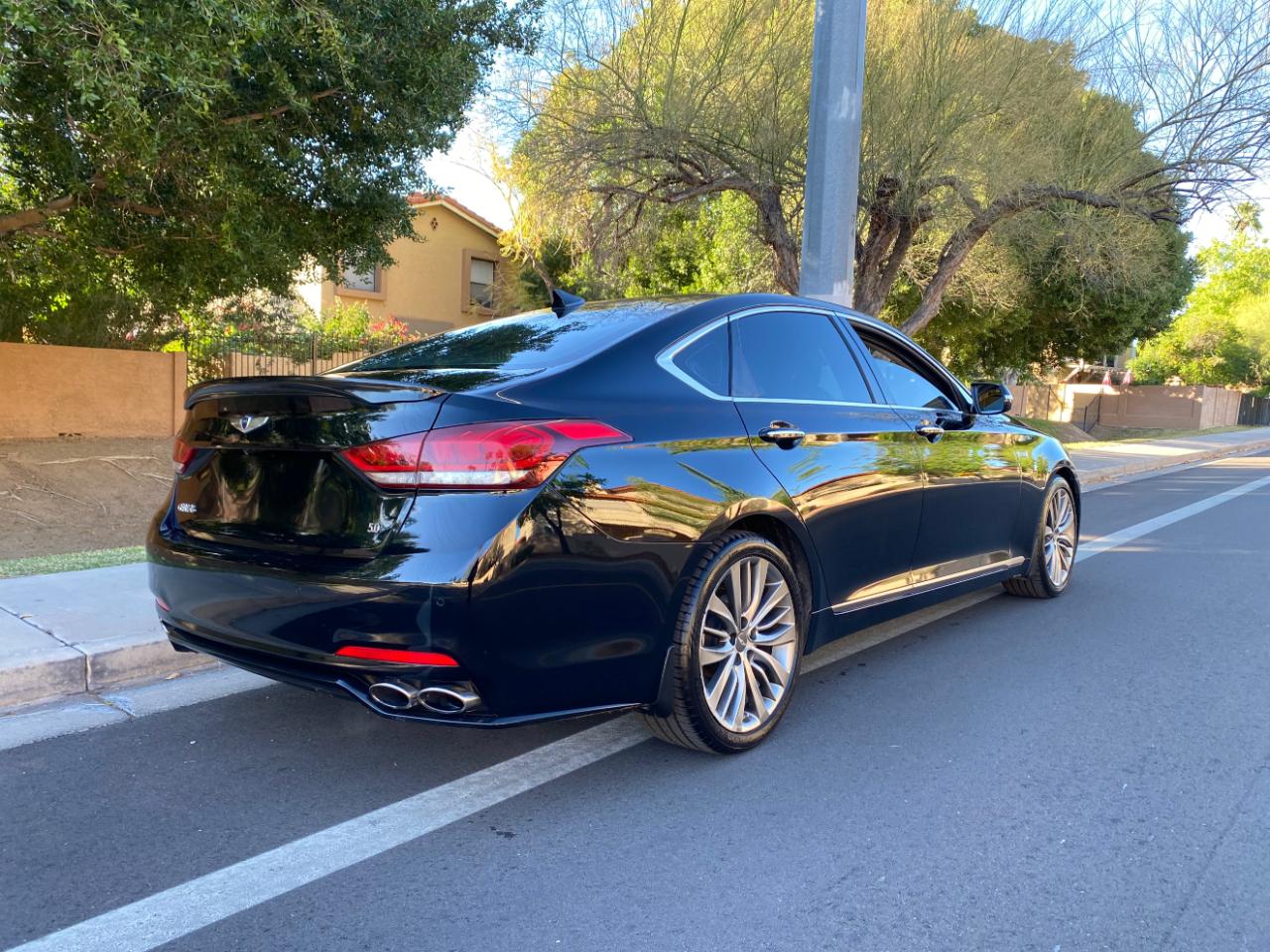 Hyundai Genesis 4dr Sdn V8 5.0L RWD 2015