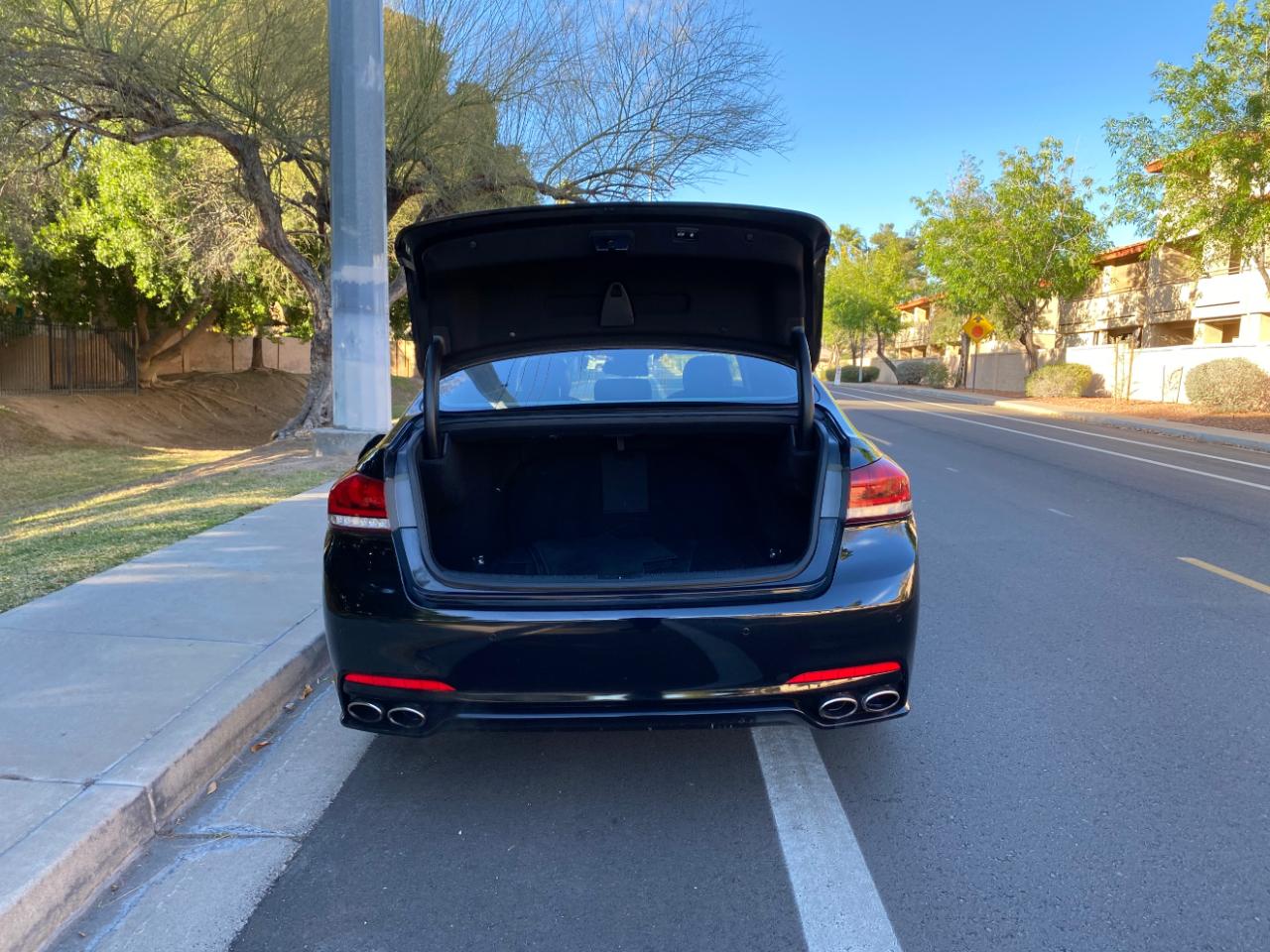 Hyundai Genesis 4dr Sdn V8 5.0L RWD 2015