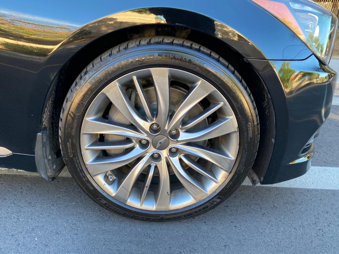 Hyundai Genesis 4dr Sdn V8 5.0L RWD 2015