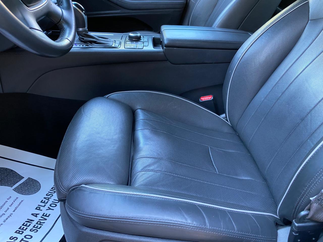 Hyundai Genesis 4dr Sdn V8 5.0L RWD 2015