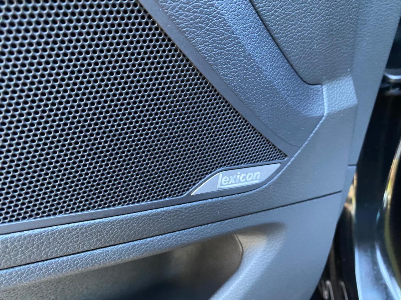 Hyundai Genesis 4dr Sdn V8 5.0L RWD 2015