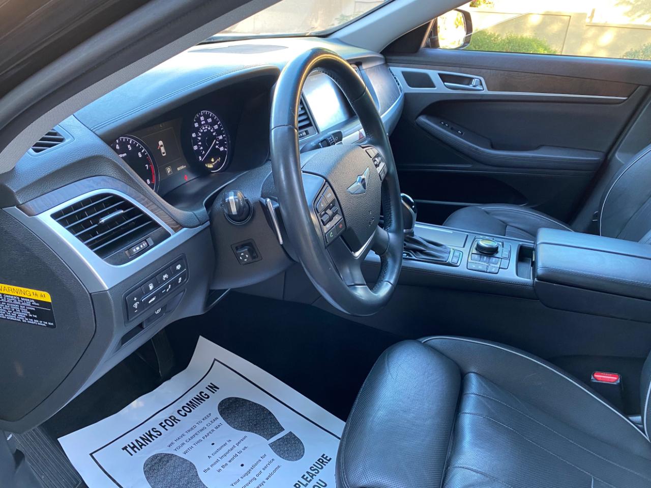 Hyundai Genesis 4dr Sdn V8 5.0L RWD 2015