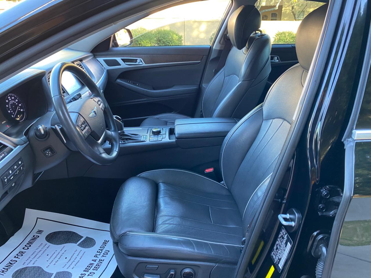 Hyundai Genesis 4dr Sdn V8 5.0L RWD 2015