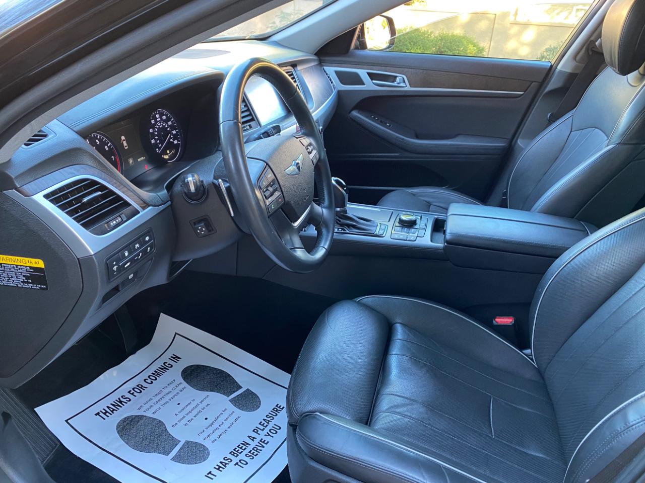 Hyundai Genesis 4dr Sdn V8 5.0L RWD 2015