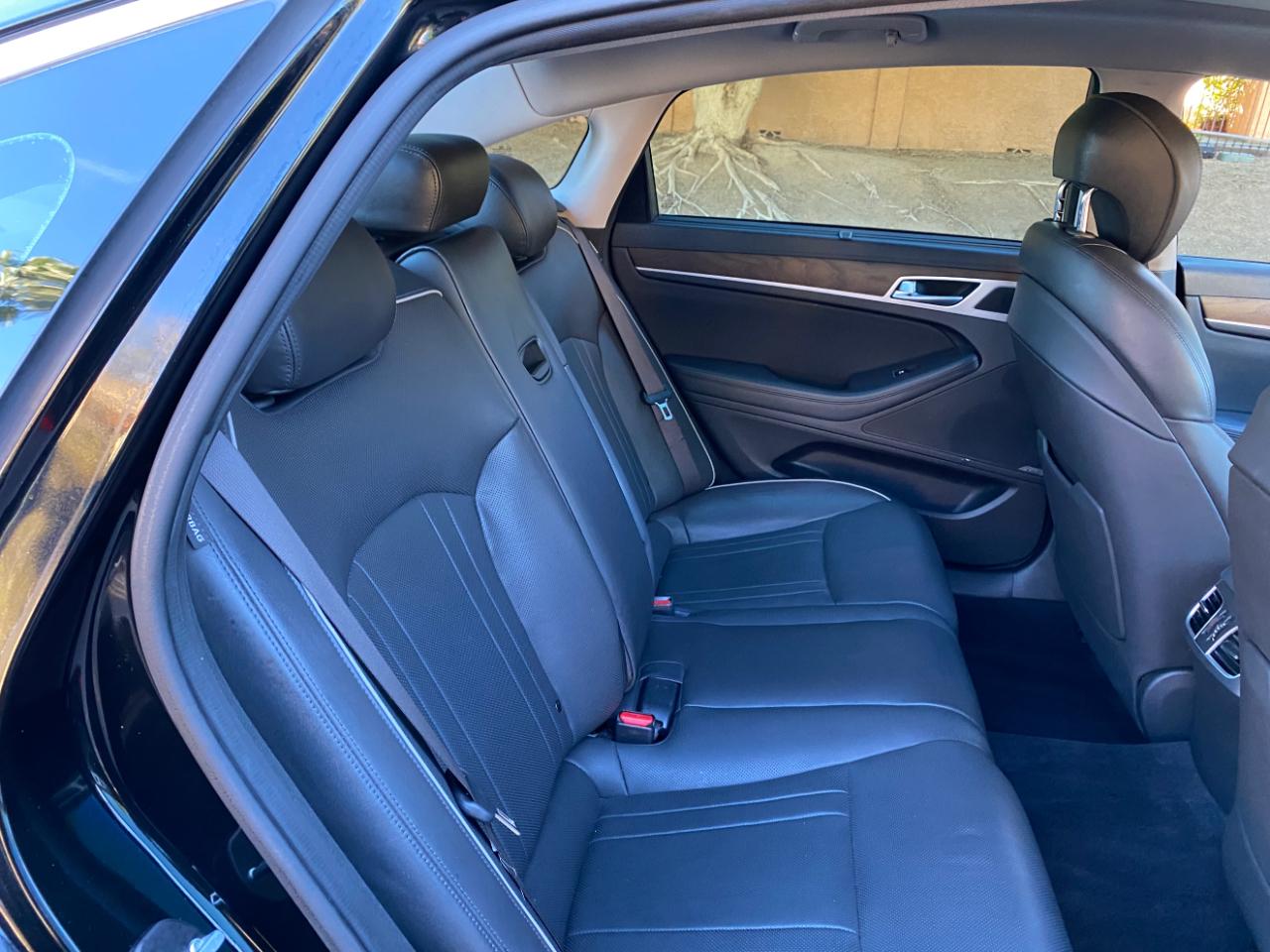 Hyundai Genesis 4dr Sdn V8 5.0L RWD 2015