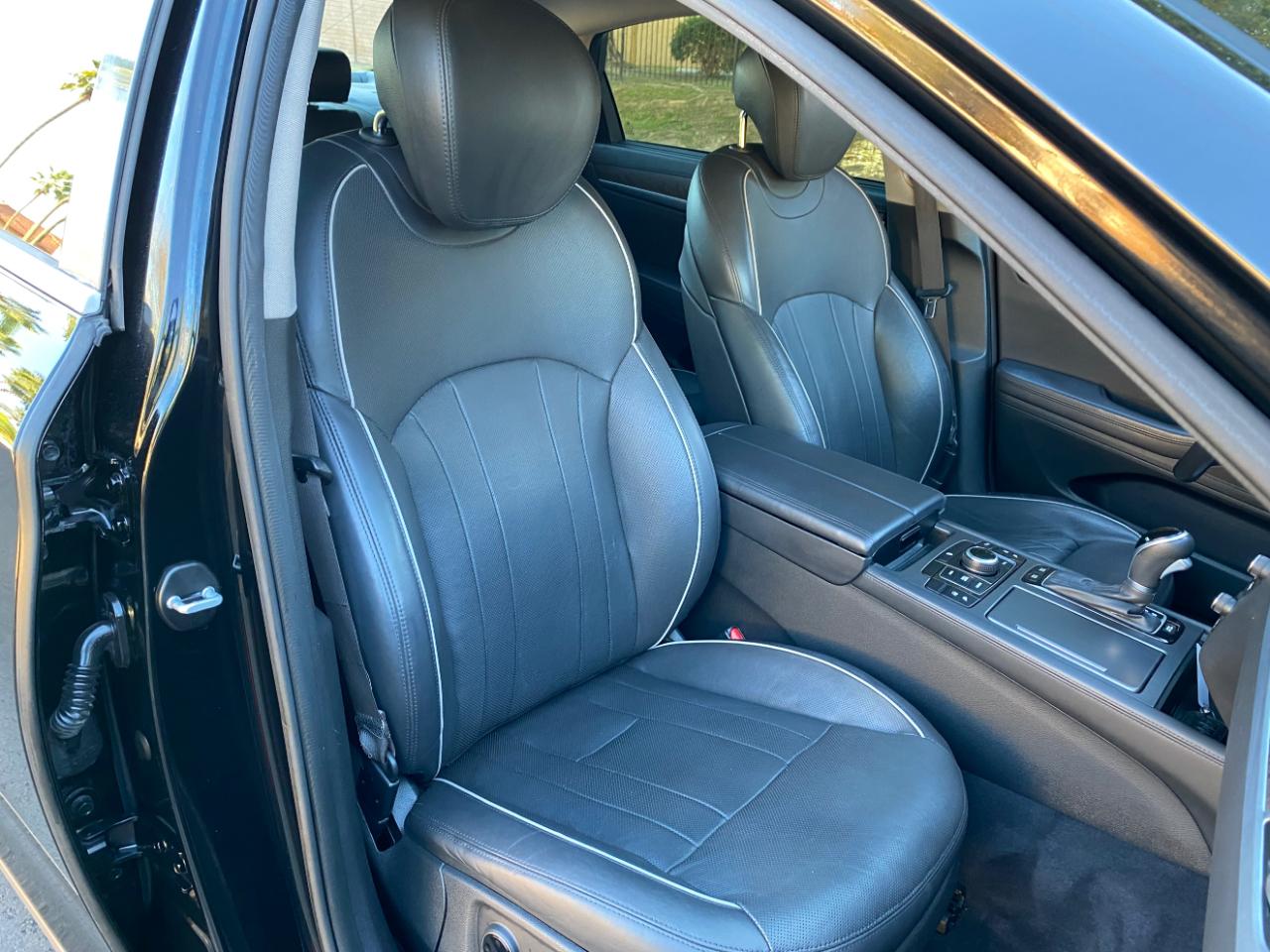 Hyundai Genesis 4dr Sdn V8 5.0L RWD 2015