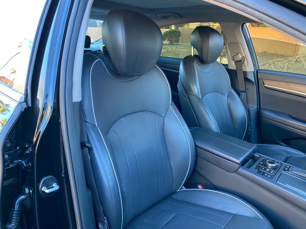 Hyundai Genesis 4dr Sdn V8 5.0L RWD 2015