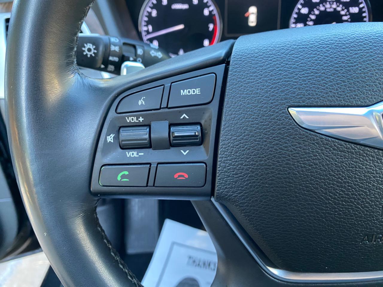 Hyundai Genesis 4dr Sdn V8 5.0L RWD 2015