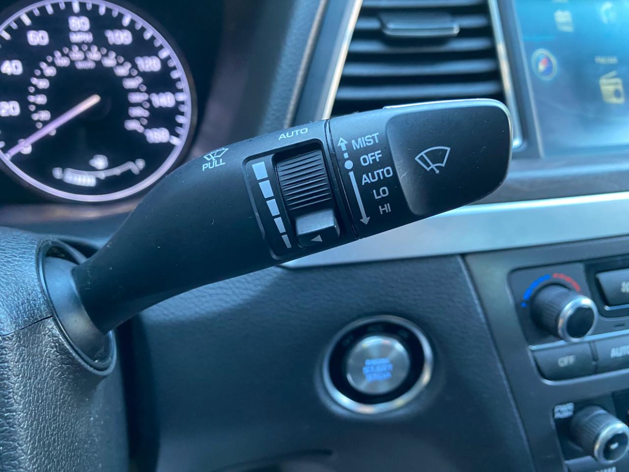 Hyundai Genesis 4dr Sdn V8 5.0L RWD 2015