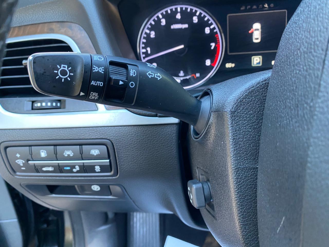 Hyundai Genesis 4dr Sdn V8 5.0L RWD 2015