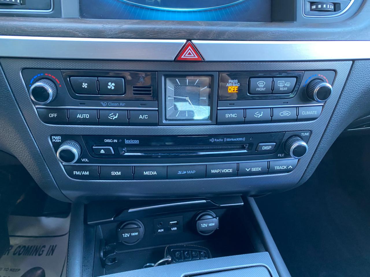 Hyundai Genesis 4dr Sdn V8 5.0L RWD 2015