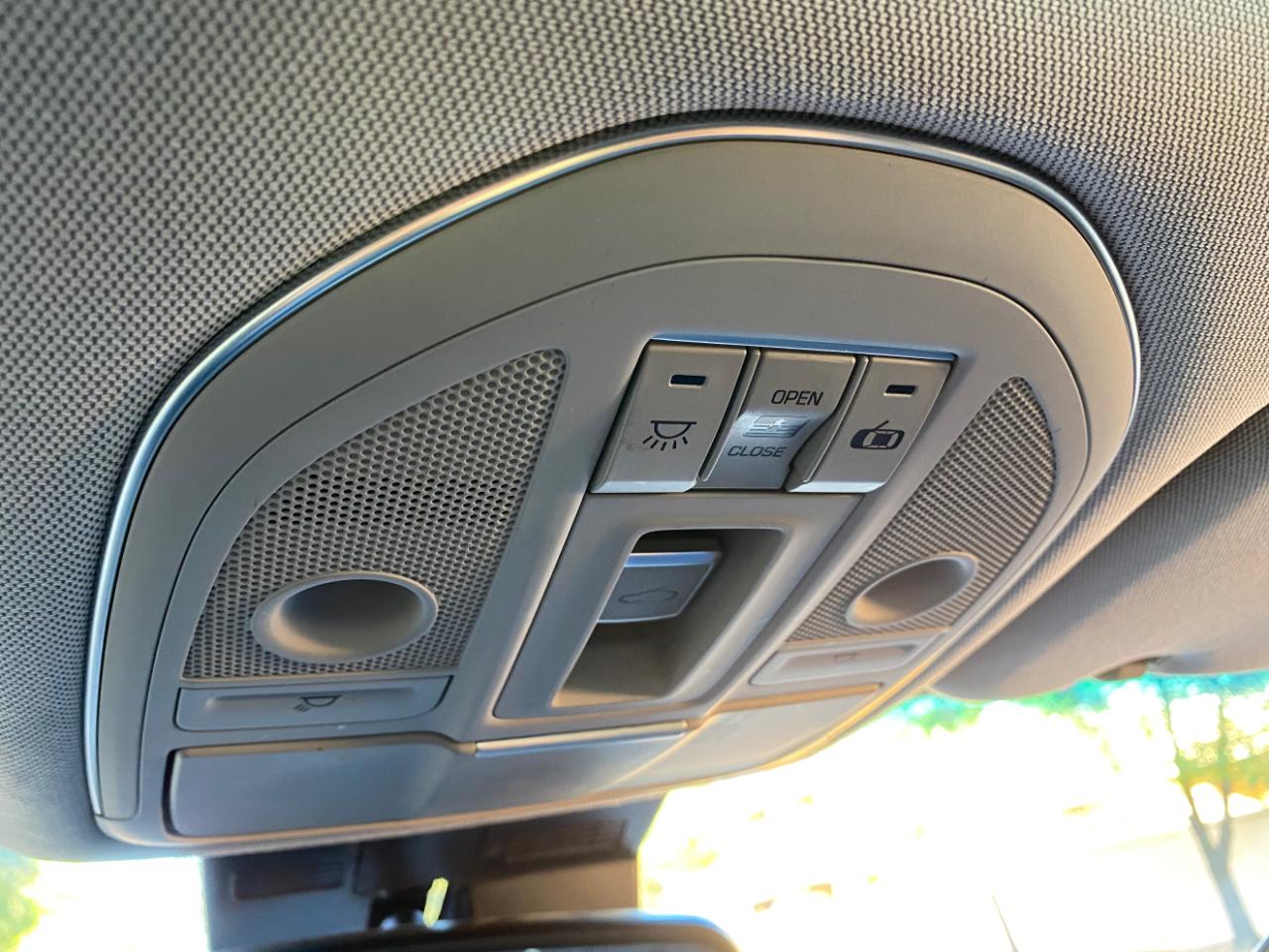 Hyundai Genesis 4dr Sdn V8 5.0L RWD 2015