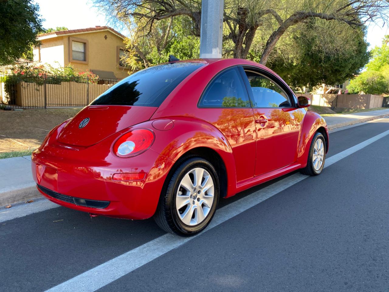 Volkswagen New Beetle Coupe 2dr Auto 2009
