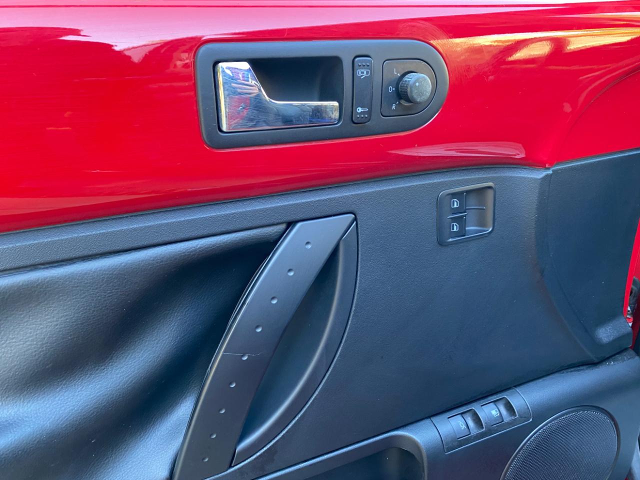 Volkswagen New Beetle Coupe 2dr Auto 2009