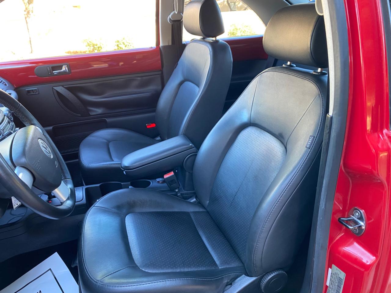 Volkswagen New Beetle Coupe 2dr Auto 2009