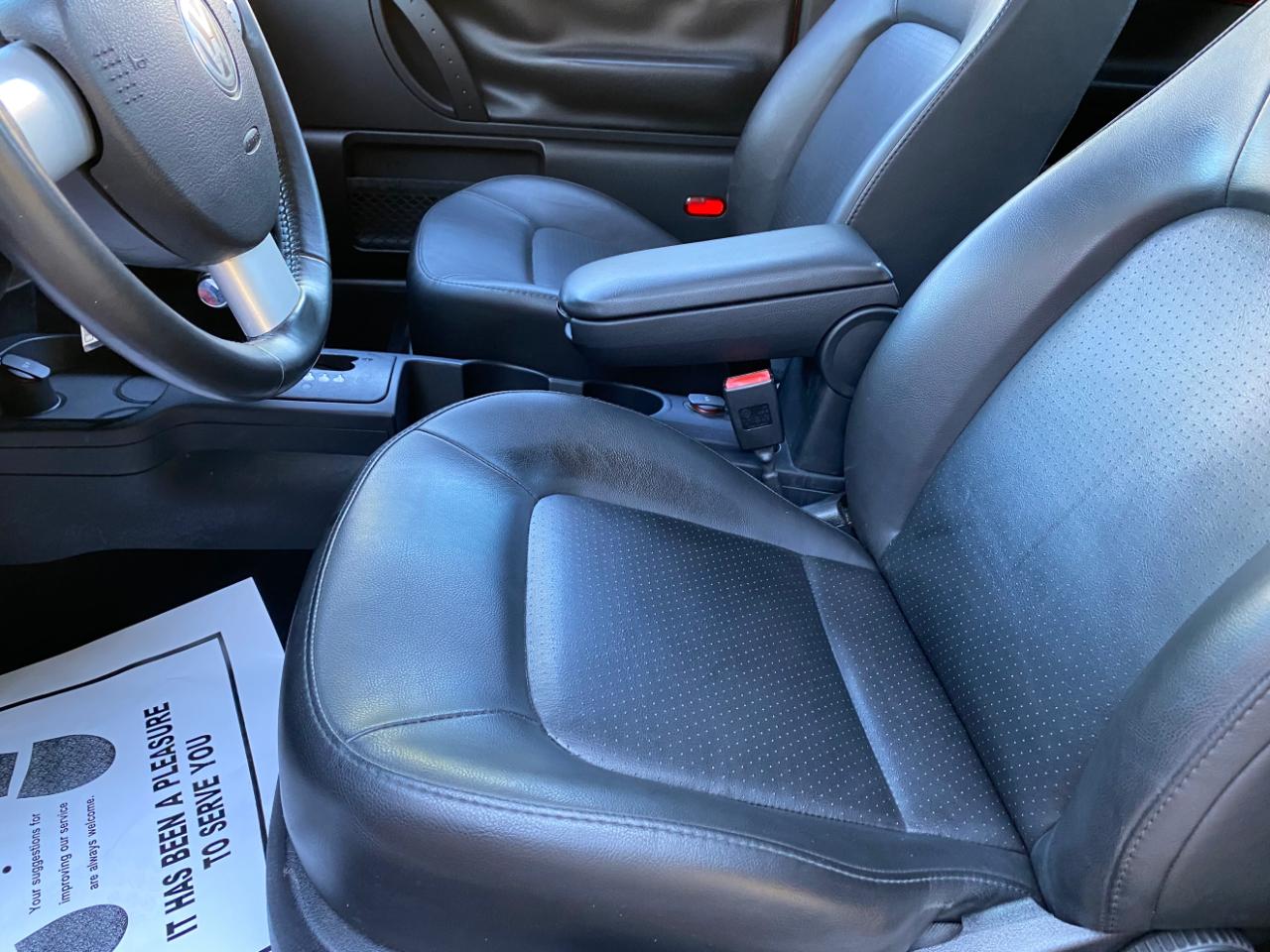 Volkswagen New Beetle Coupe 2dr Auto 2009