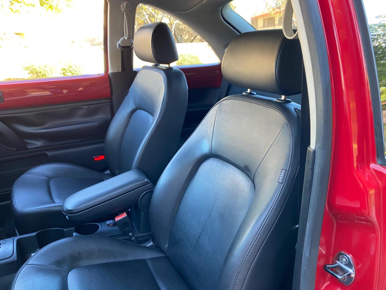 Volkswagen New Beetle Coupe 2dr Auto 2009