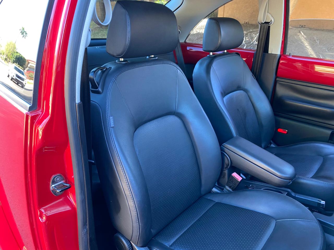 Volkswagen New Beetle Coupe 2dr Auto 2009