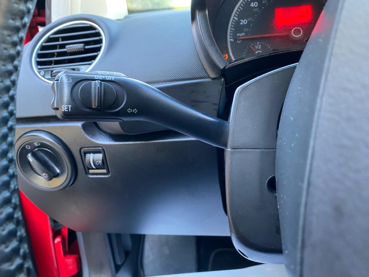 Volkswagen New Beetle Coupe 2dr Auto 2009