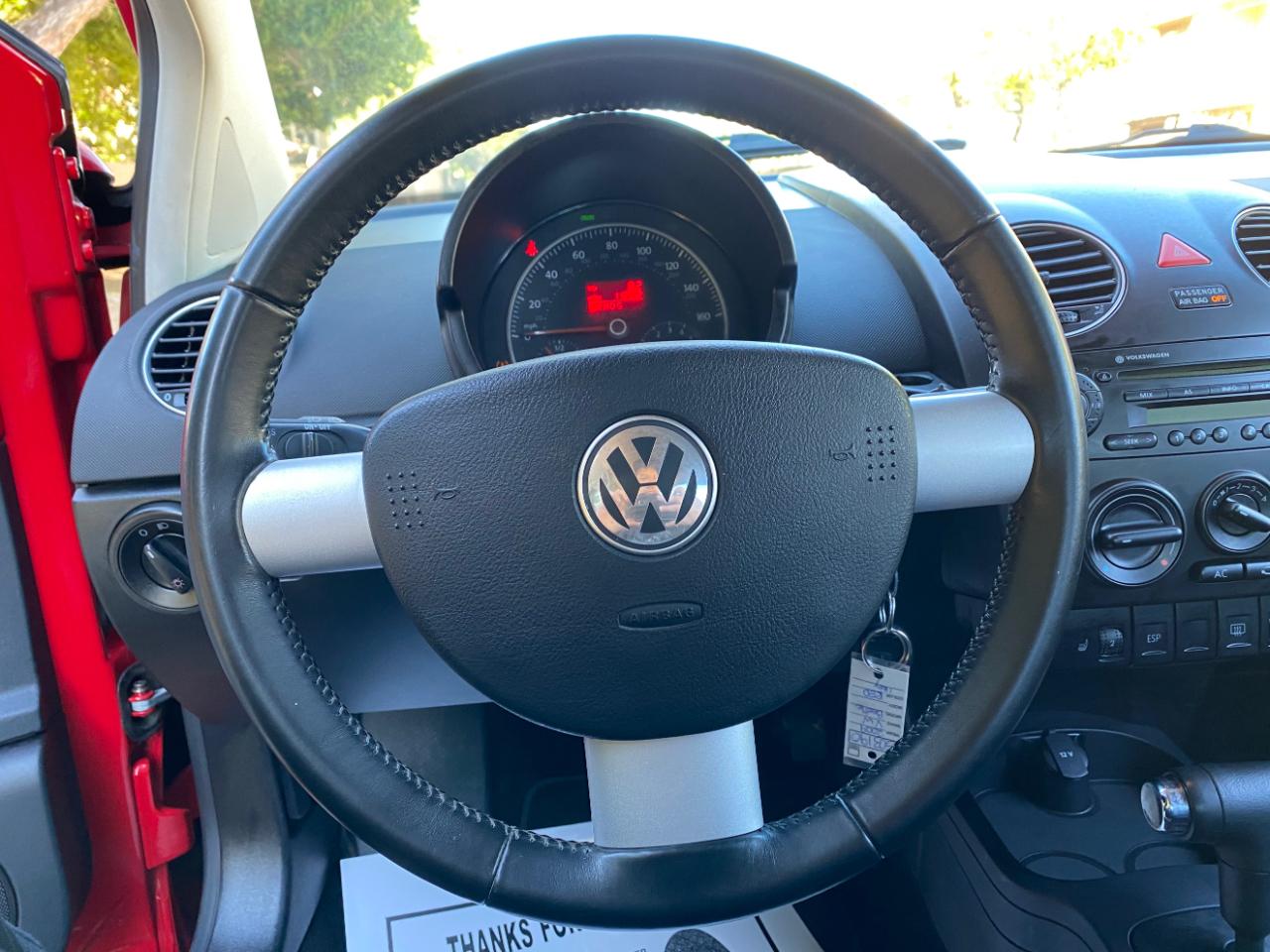 Volkswagen New Beetle Coupe 2dr Auto 2009