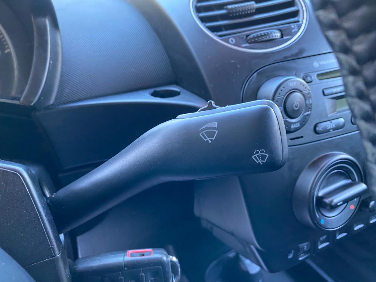 Volkswagen New Beetle Coupe 2dr Auto 2009