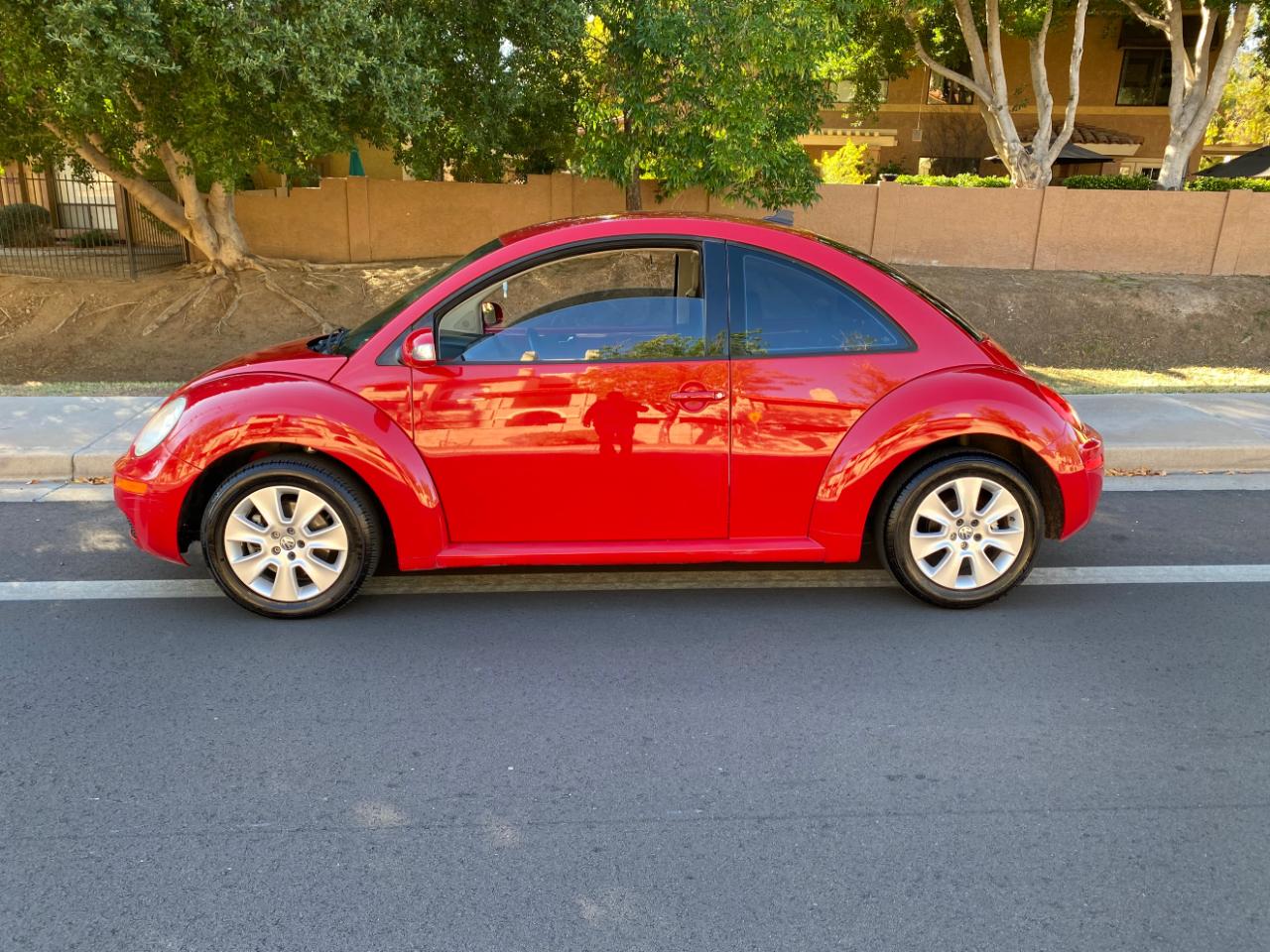 Volkswagen New Beetle Coupe 2dr Auto 2009