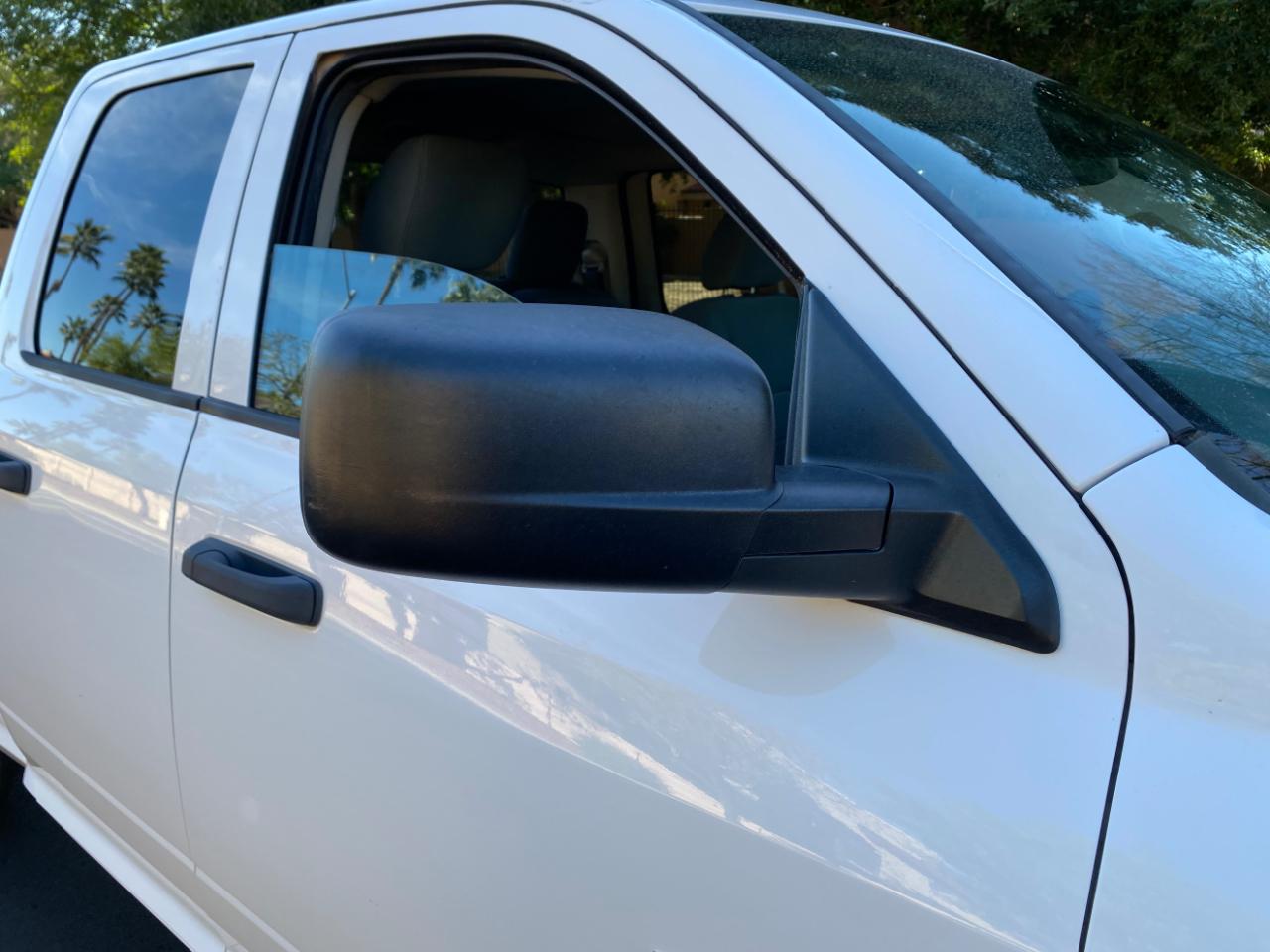 RAM 1500 2WD Quad Cab 140.5" Express 2016