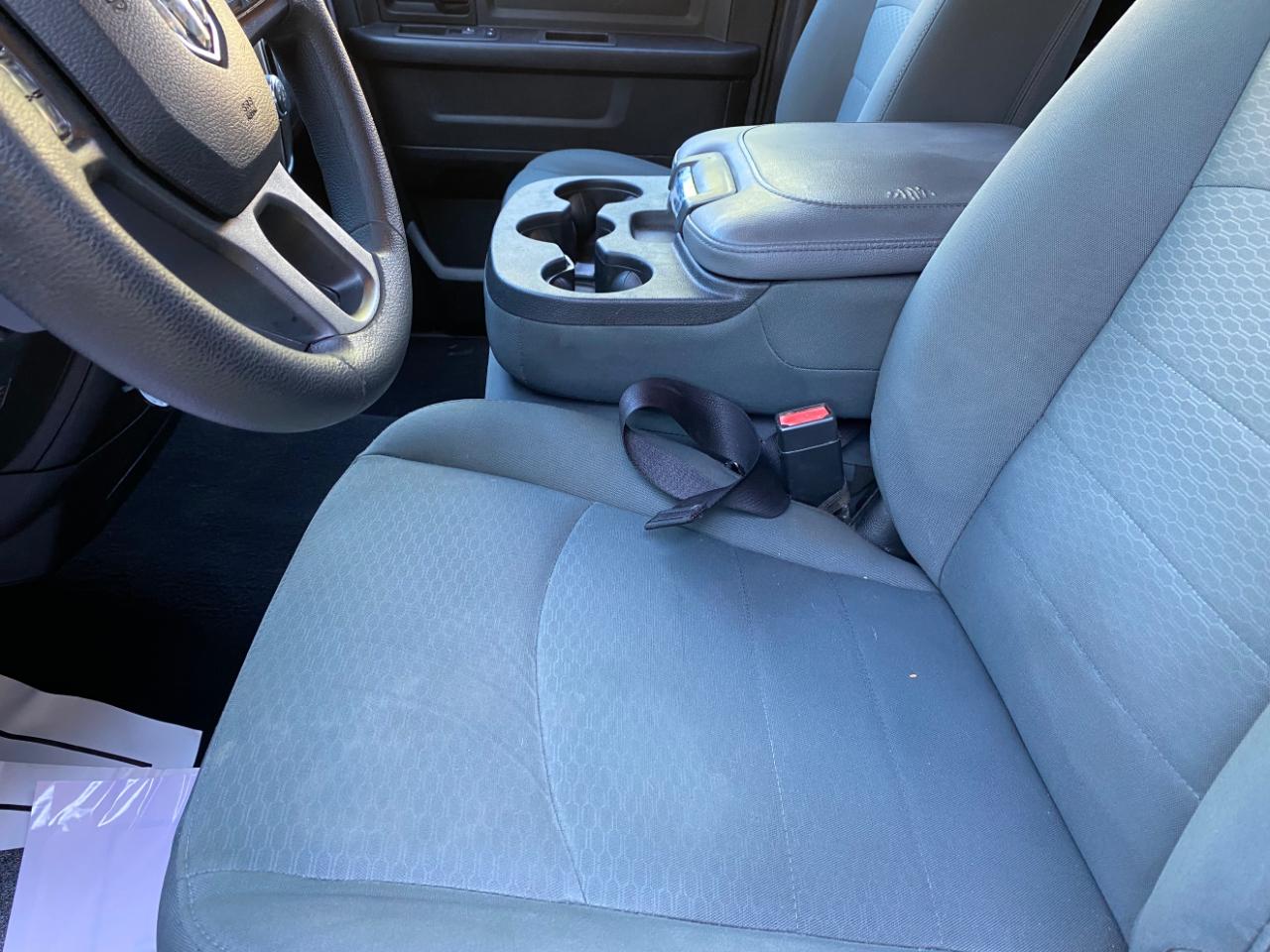 RAM 1500 2WD Quad Cab 140.5" Express 2016