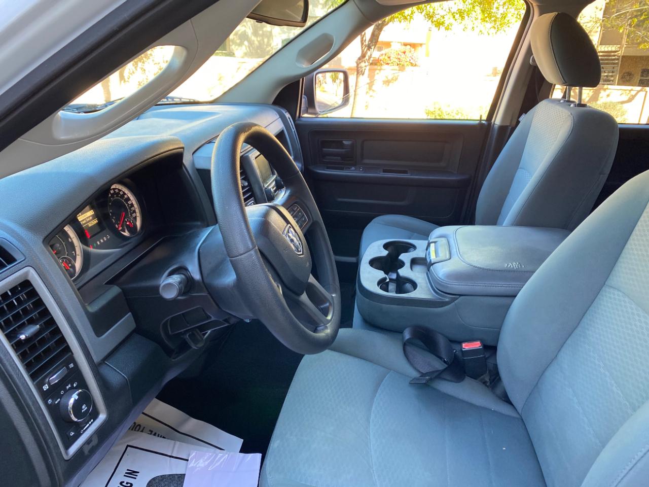 RAM 1500 2WD Quad Cab 140.5" Express 2016