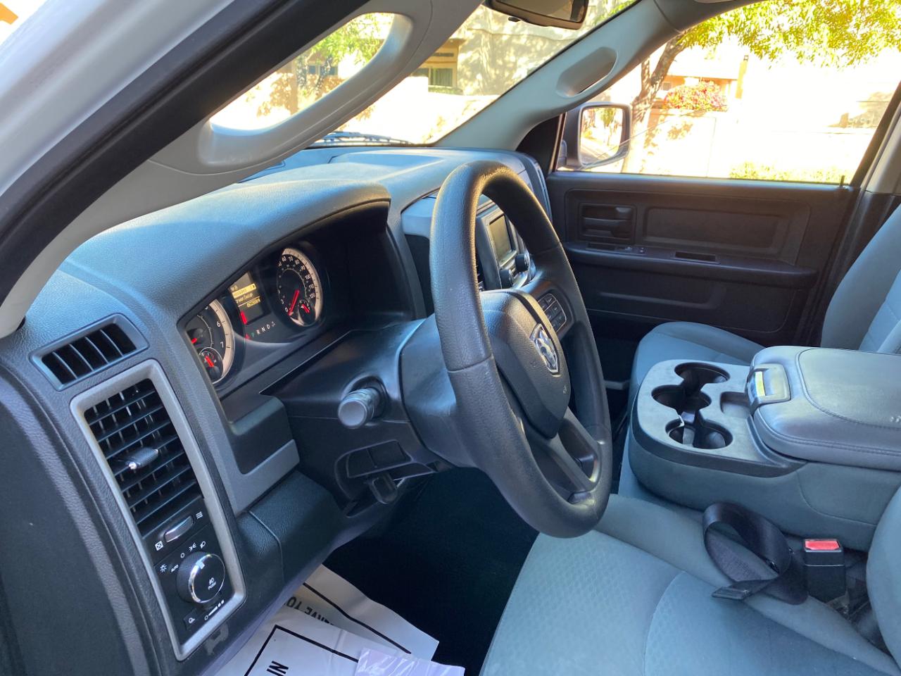 RAM 1500 2WD Quad Cab 140.5" Express 2016