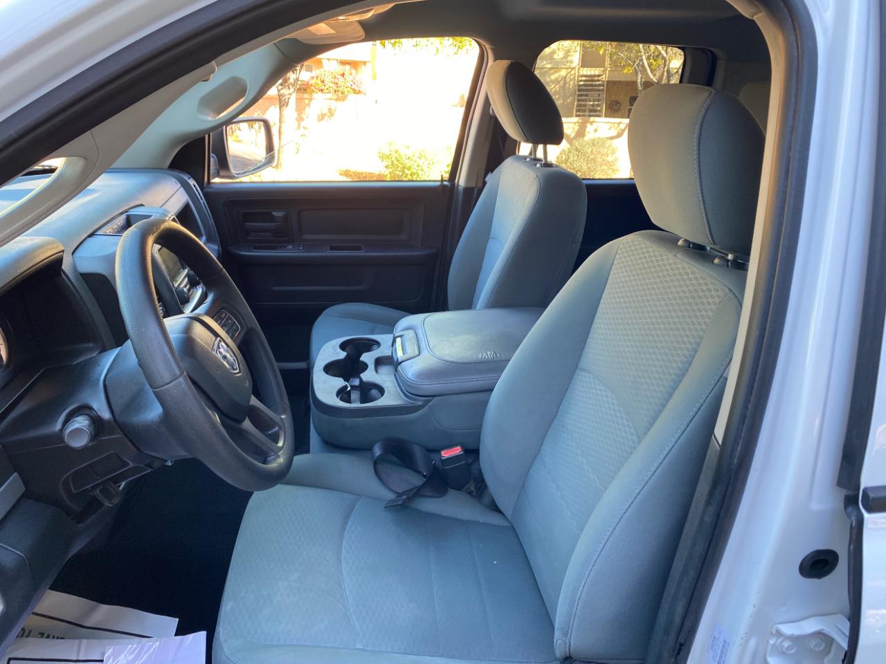 RAM 1500 2WD Quad Cab 140.5" Express 2016