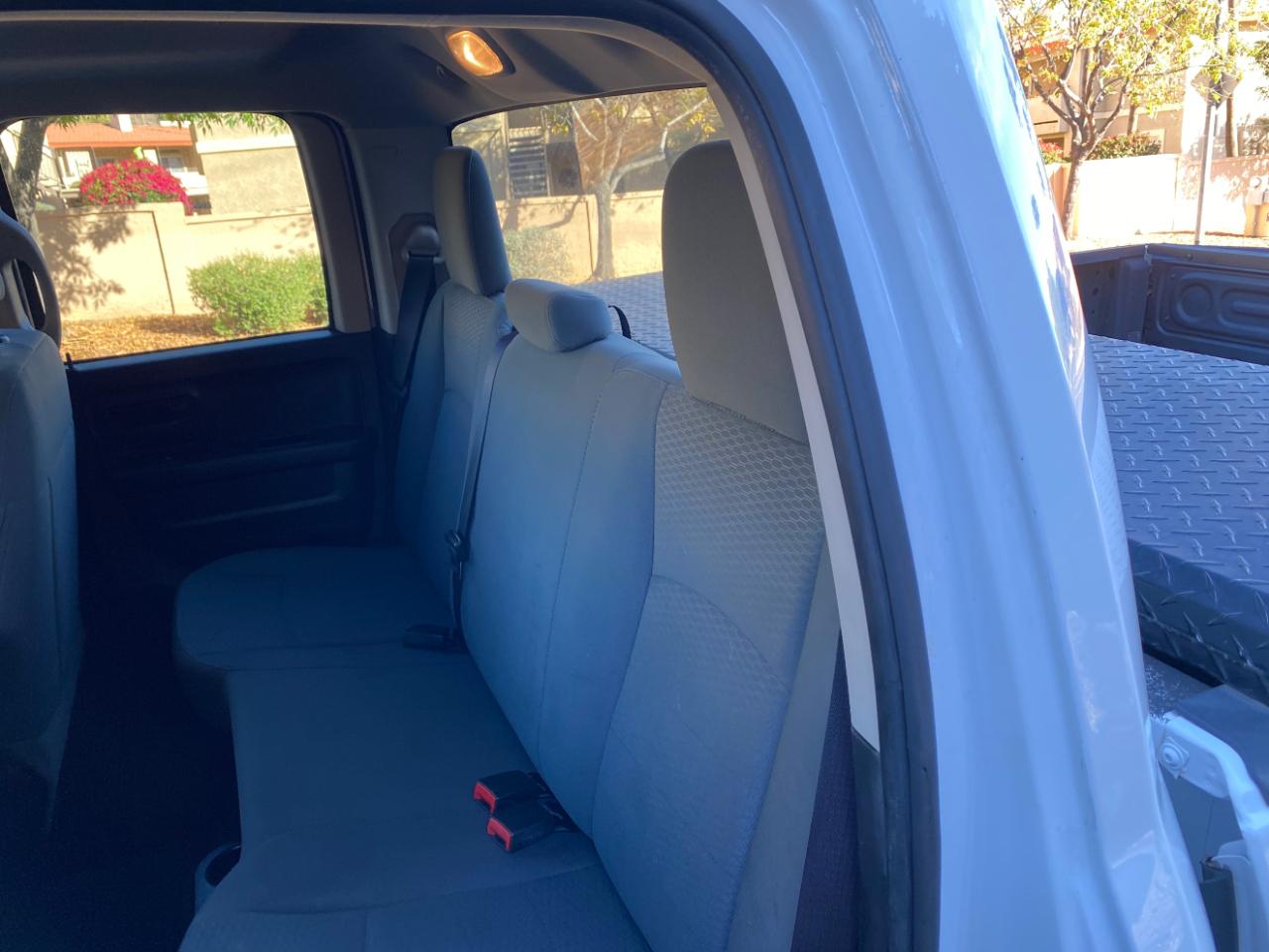 RAM 1500 2WD Quad Cab 140.5" Express 2016