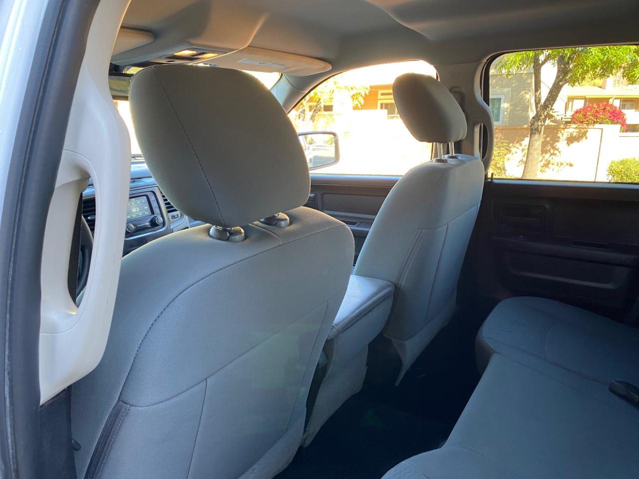 RAM 1500 2WD Quad Cab 140.5" Express 2016