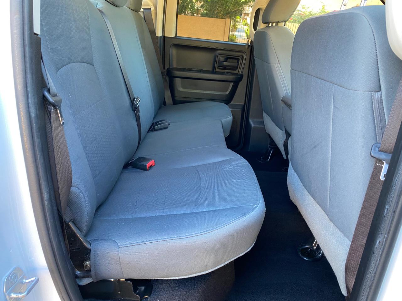 RAM 1500 2WD Quad Cab 140.5" Express 2016