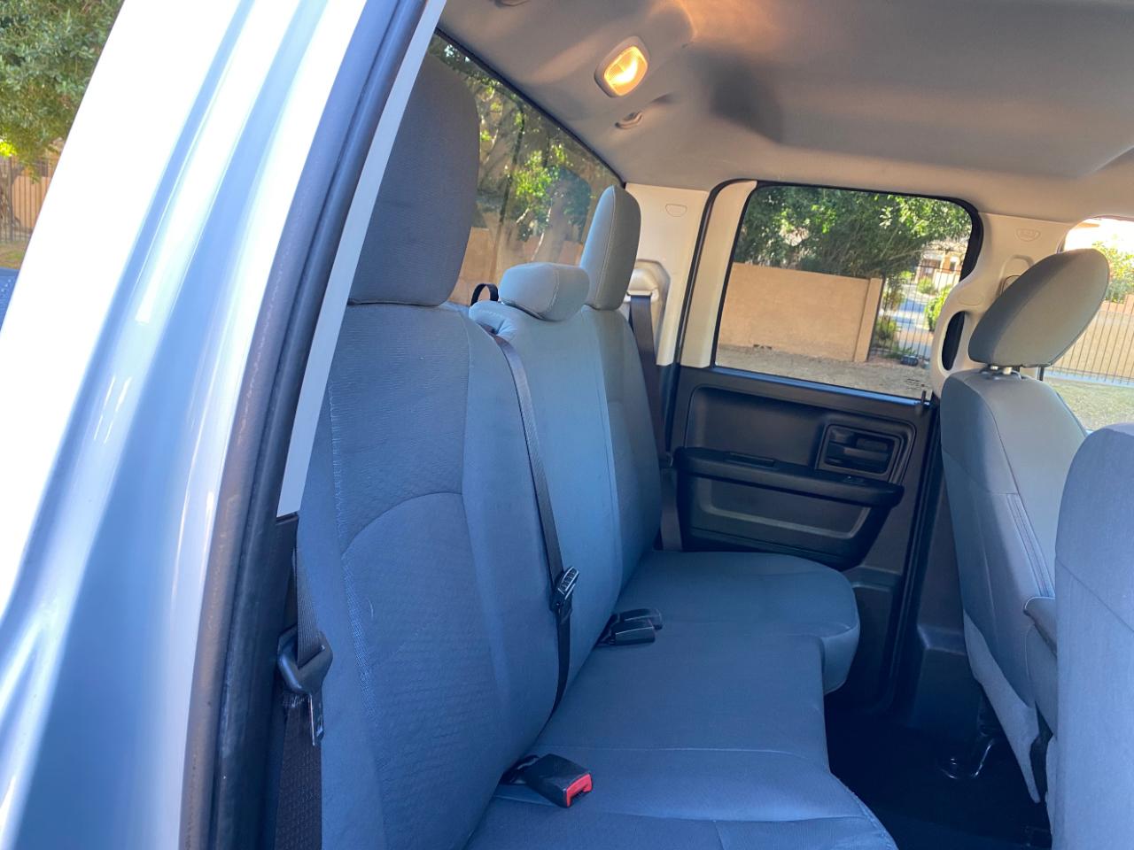 RAM 1500 2WD Quad Cab 140.5" Express 2016