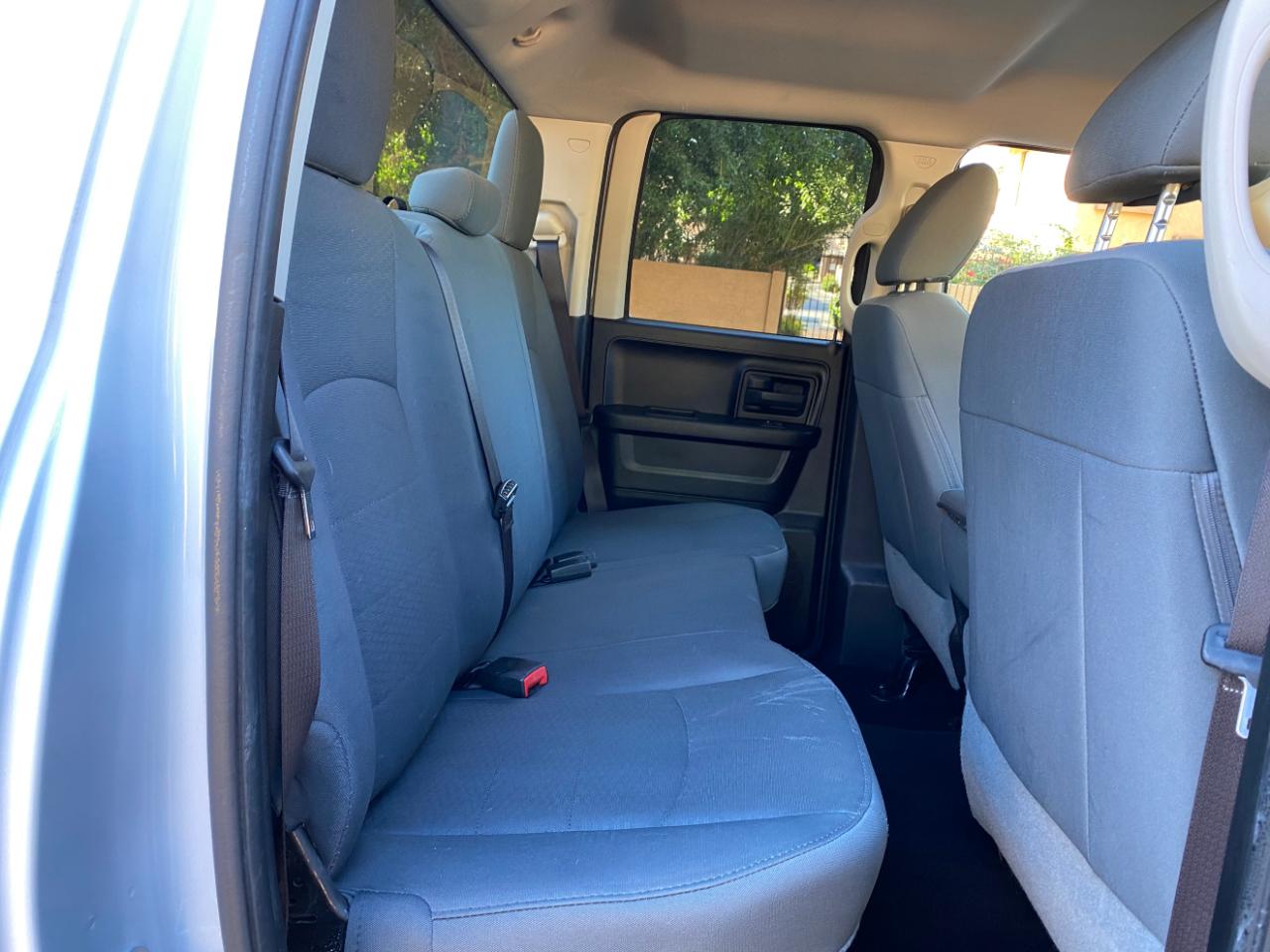 RAM 1500 2WD Quad Cab 140.5" Express 2016