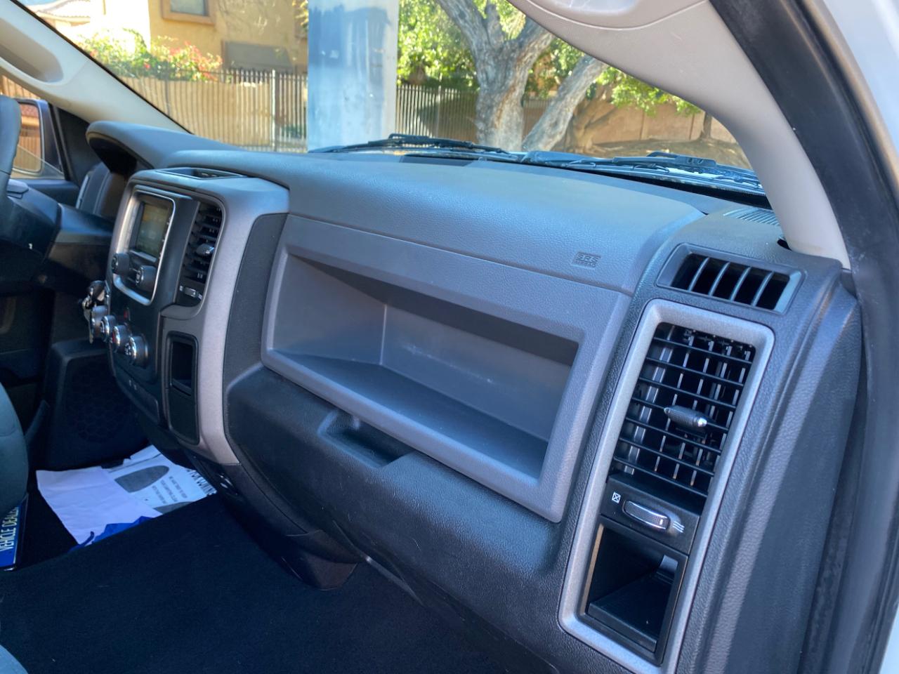 RAM 1500 2WD Quad Cab 140.5" Express 2016