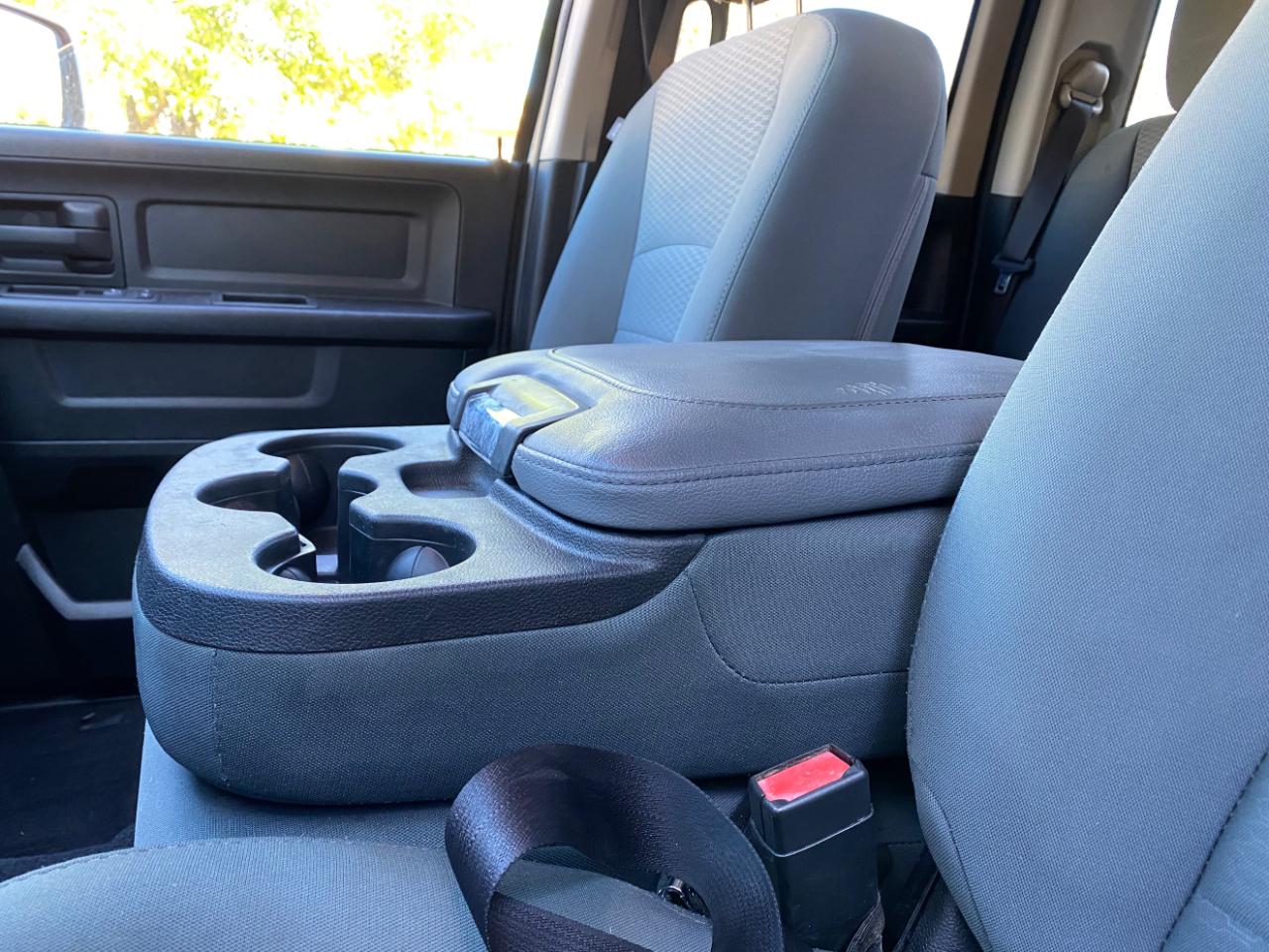 RAM 1500 2WD Quad Cab 140.5" Express 2016