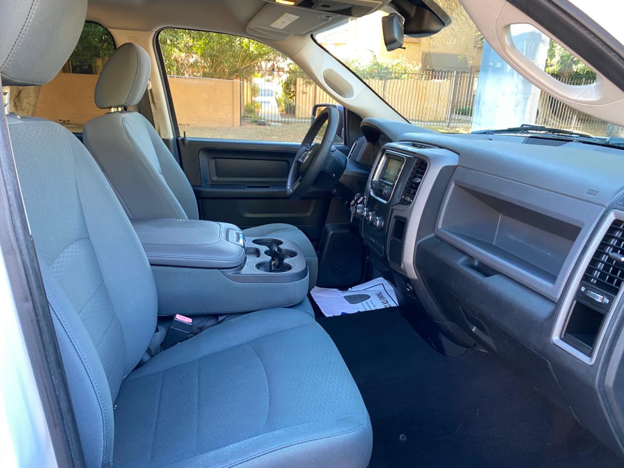 RAM 1500 2WD Quad Cab 140.5" Express 2016