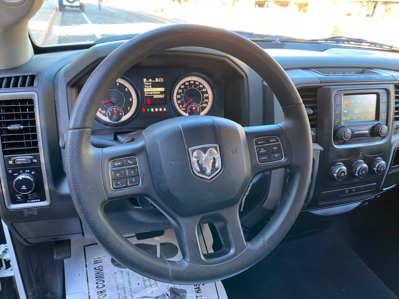 RAM 1500 2WD Quad Cab 140.5" Express 2016