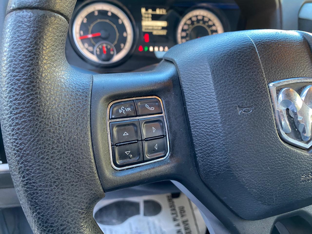 RAM 1500 2WD Quad Cab 140.5" Express 2016