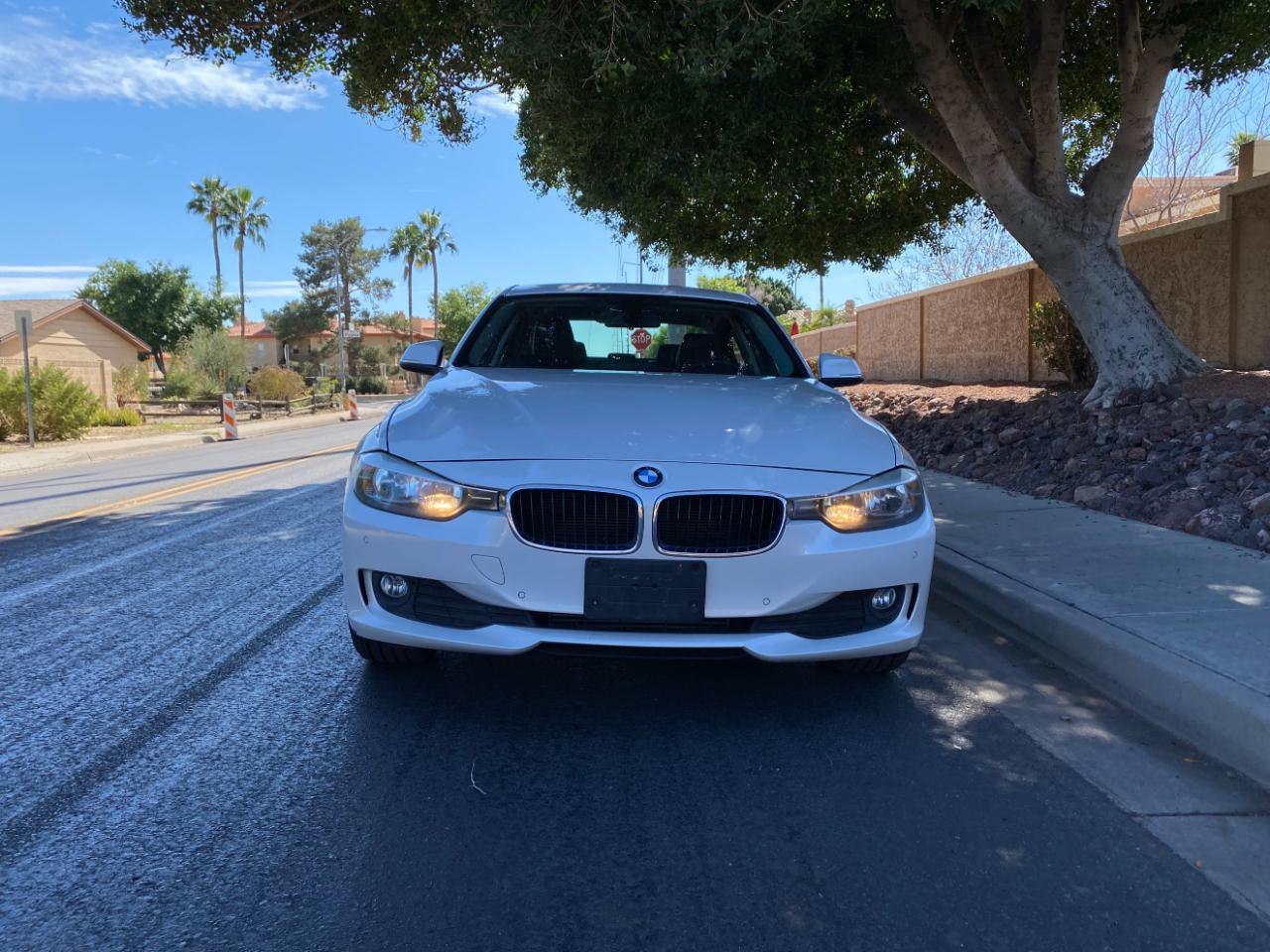 BMW 3 Series 4dr Sdn 320i RWD 2015