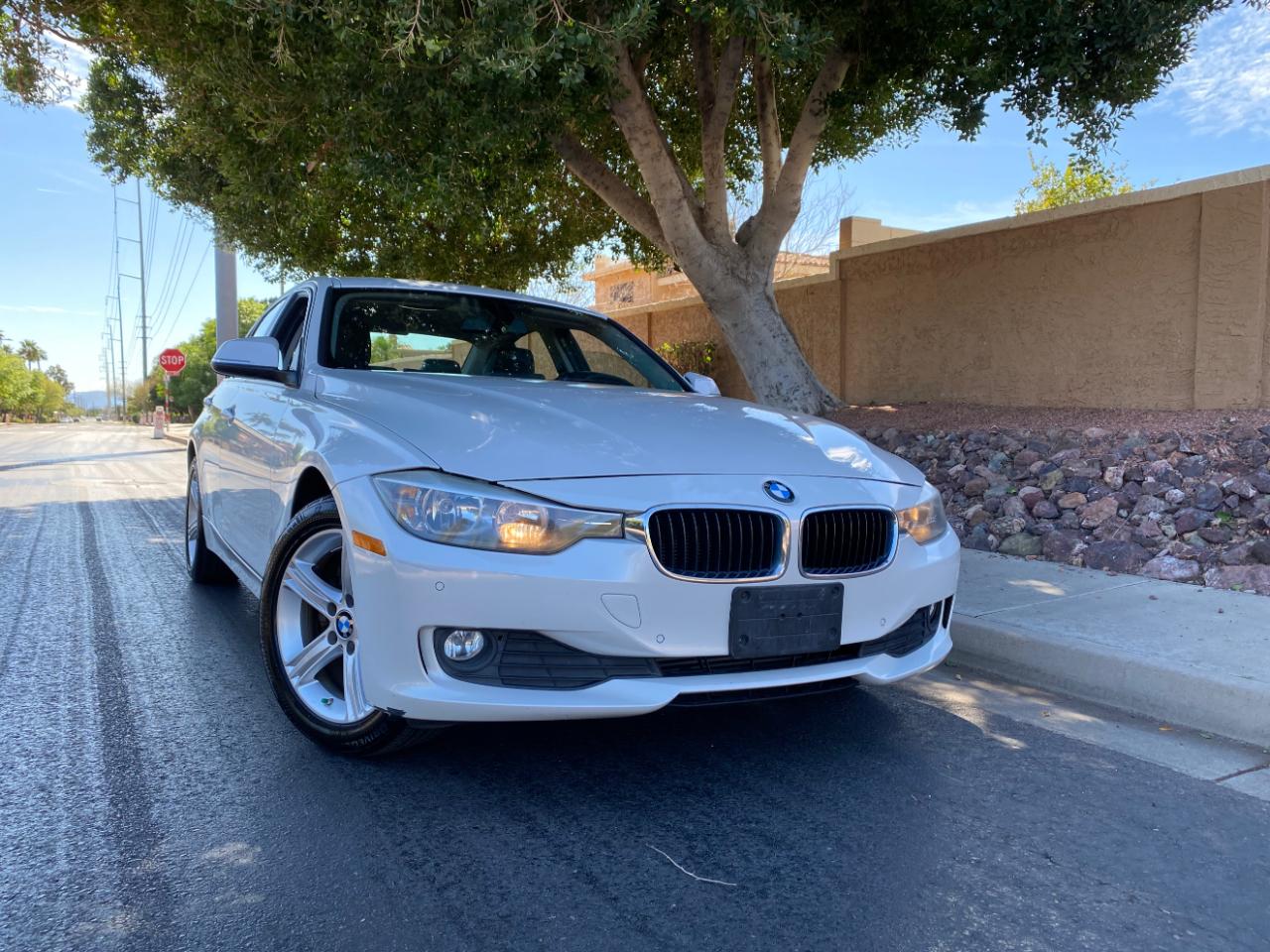 BMW 3 Series 4dr Sdn 320i RWD 2015