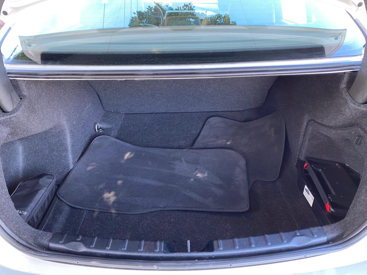 BMW 3 Series 4dr Sdn 320i RWD 2015