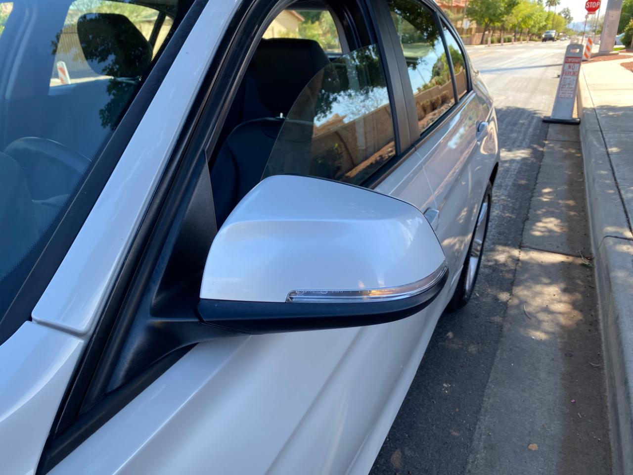 BMW 3 Series 4dr Sdn 320i RWD 2015